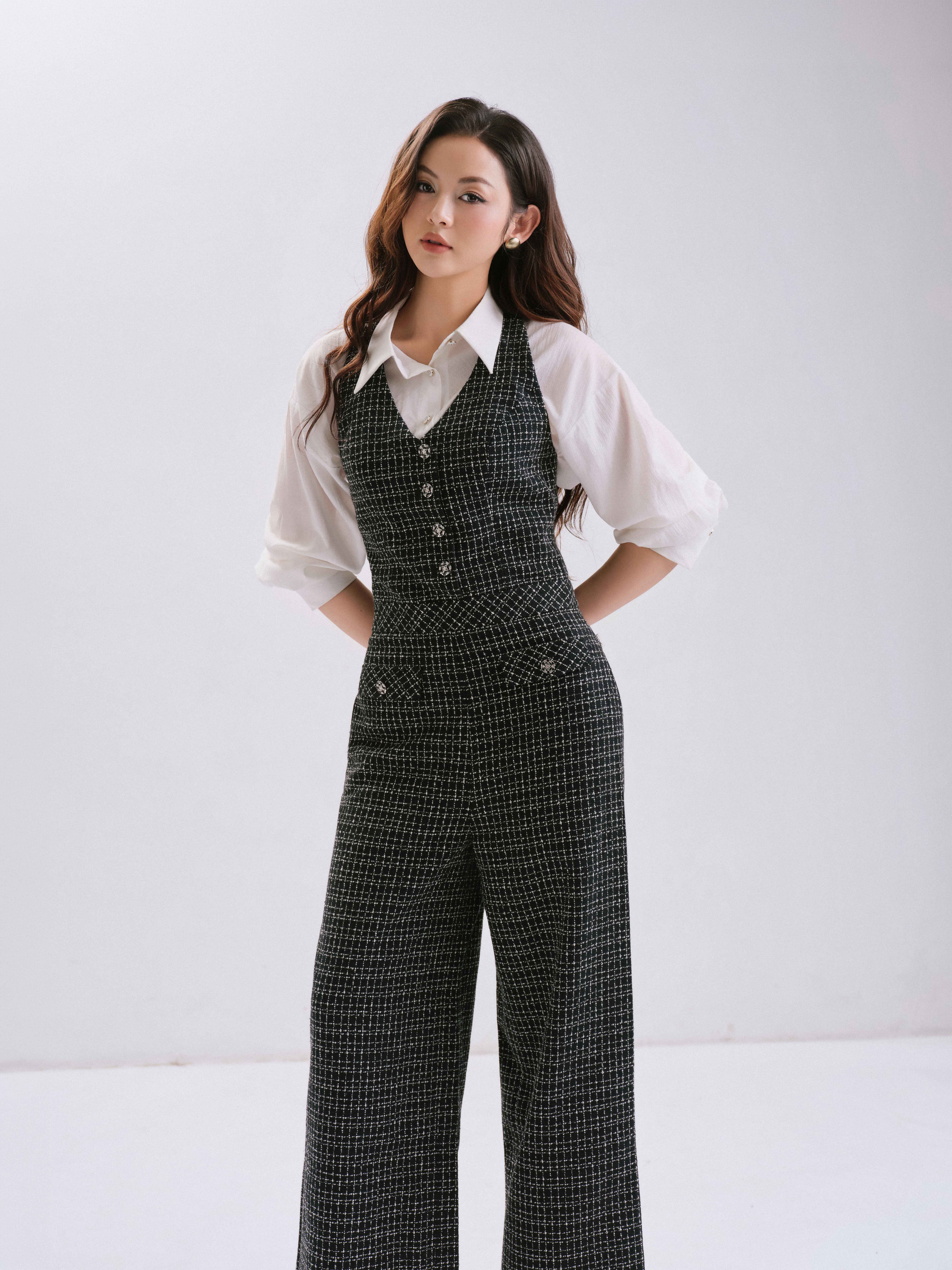 Jumsui cổ V ống đứng 2 nắp túi